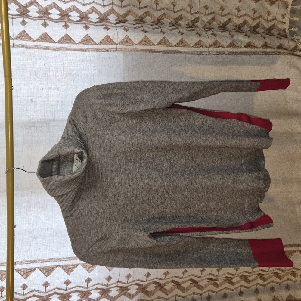 Chic Gray Turtleneck Sweater with Red Accents